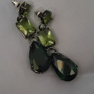 Jewelmint three stone earrings (never worn)